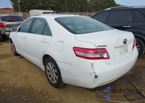 2011 Toyota Camry Le z USA, uszkodzony, nr VIN 4T1BF3EKXBU739824